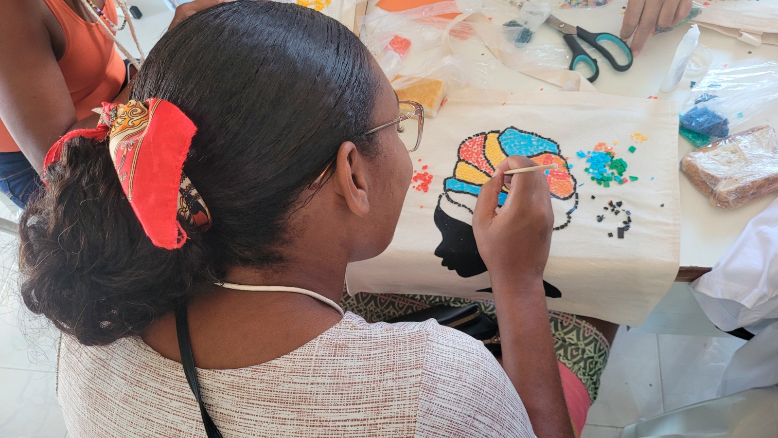 MORADORES DE ILHA DE MARÉ PARTICIPAM DE CAPACITAÇÃO