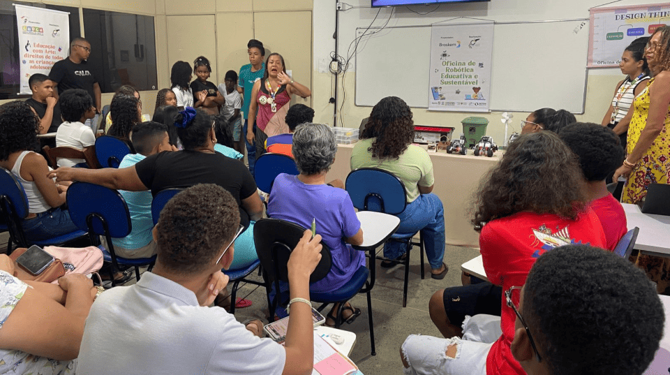 Estudantes da rede pública recebem aulas do Projeto de Robótica Educativa e Sustentável