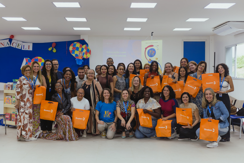 Baú das Artes 2025 conclui atividades em Duque de Caxias com legado de criatividade e aprendizado nas escolas municipais