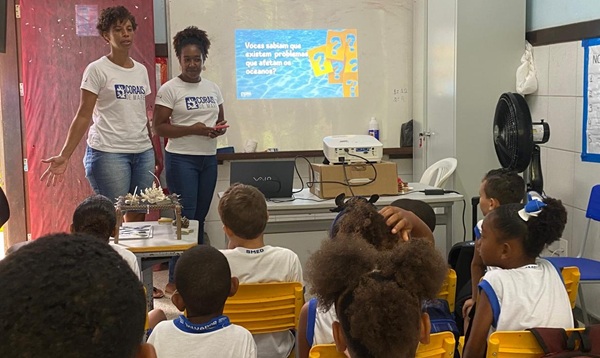 Ação do Corais de Maré conscientiza estudantes de Ilha de Maré sobre a importância do ambiente marinho