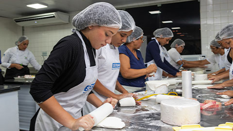 Aprendi no Flexal capacita e gera oportunidades para moradores