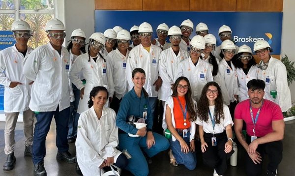 Estudantes de Ciências Contábeis da UNEB visitam unidade da Braskem no Polo Industrial de Camaçari 
